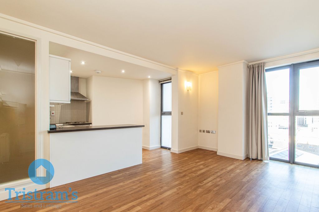 Property photo 2 of 8