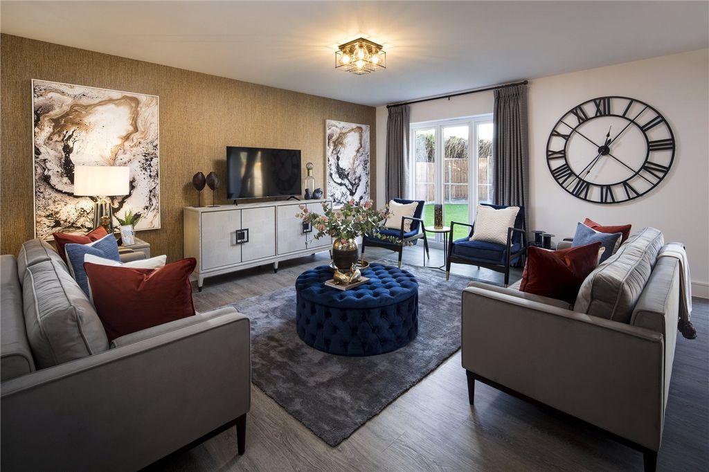 Property photo 3 of 7 Living Room