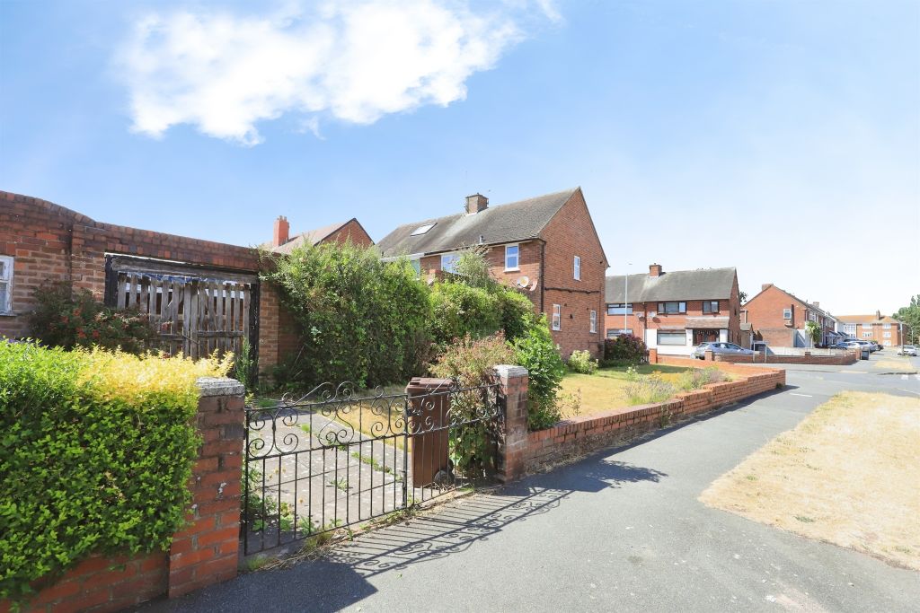 Property photo 2 of 14