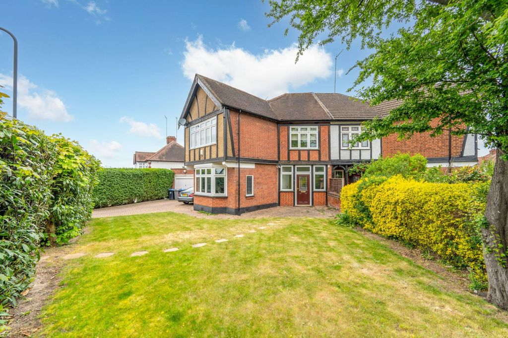 Property photo 2 of 19