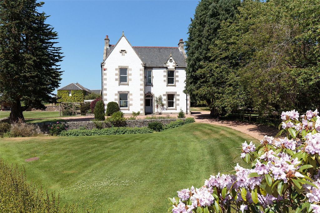 Property photo 1 of 16 Front Garden
