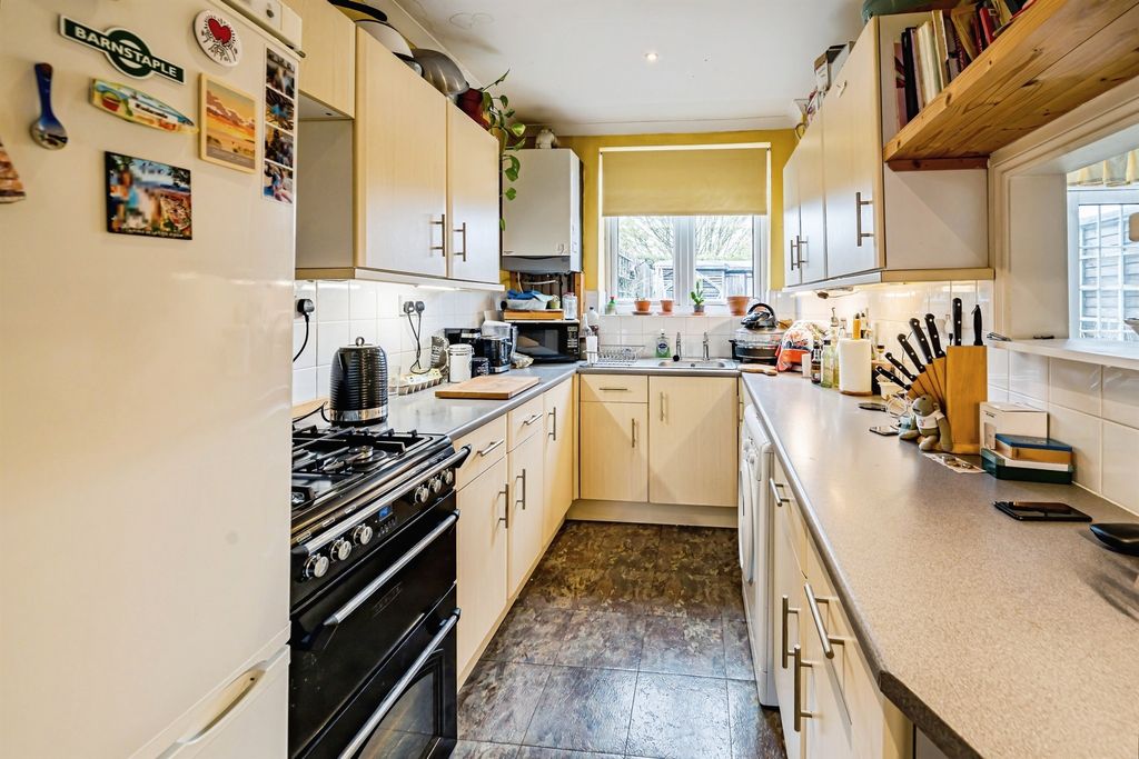 Property photo 2 of 18