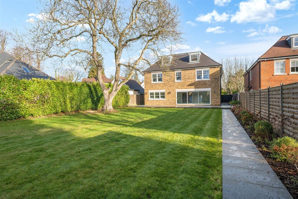 Property photo 2 of 4 Windlesham- (2).Jpg