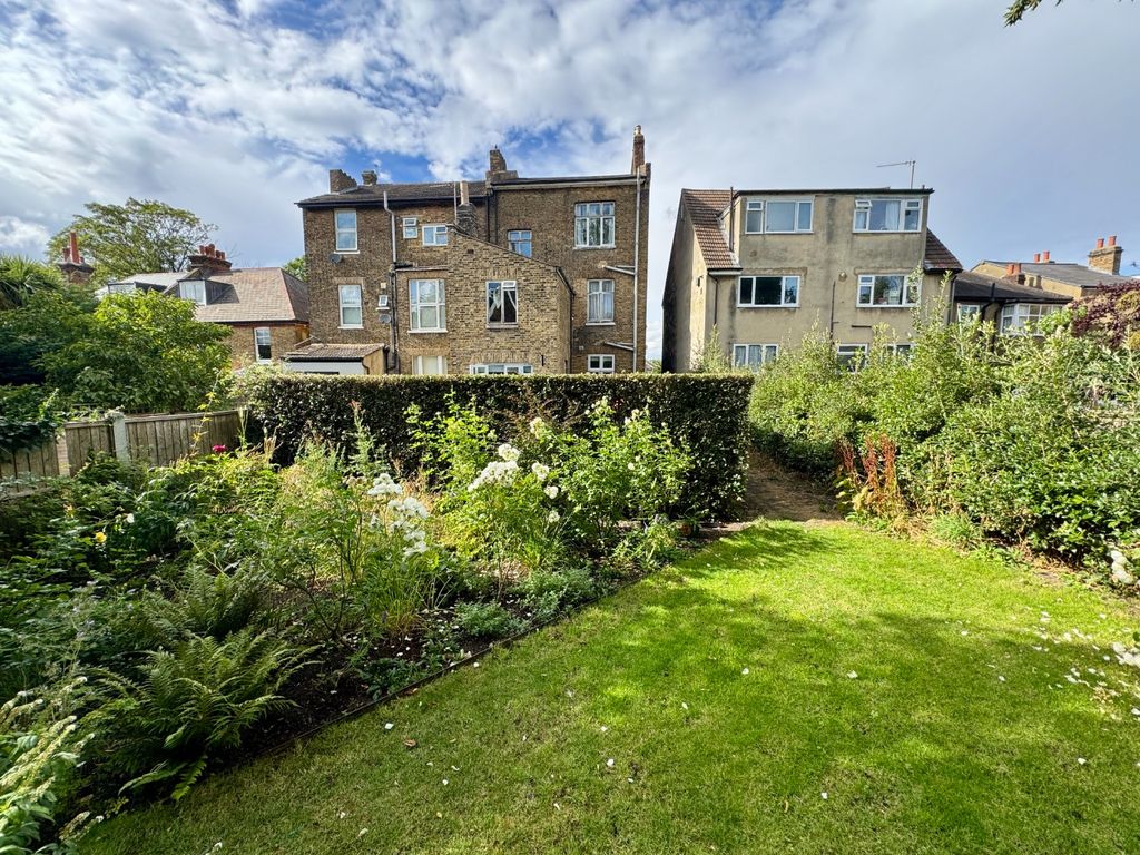 Property photo 3 of 16 4487885
