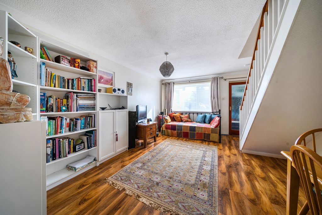 Property photo 3 of 13 3 - 9-6Ac77E822Cca2-1...