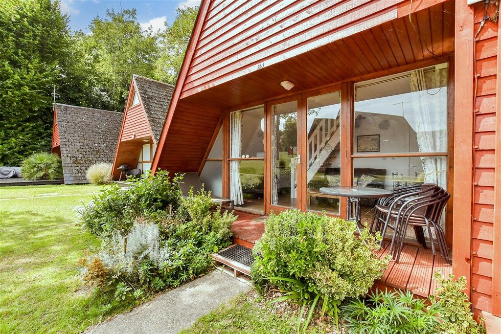 Property photo 2 of 9 Patio / Decking