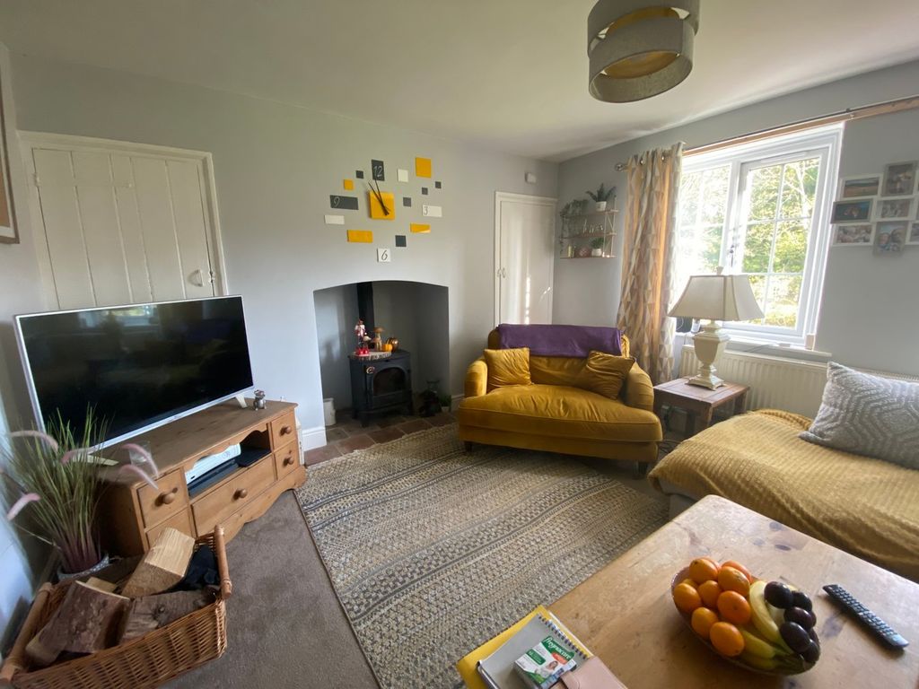 Property photo 3 of 12