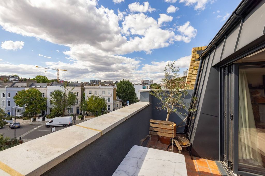 Property photo 3 of 26