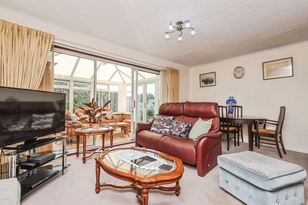 Property photo 3 of 25 Pbox-Img.Jpg