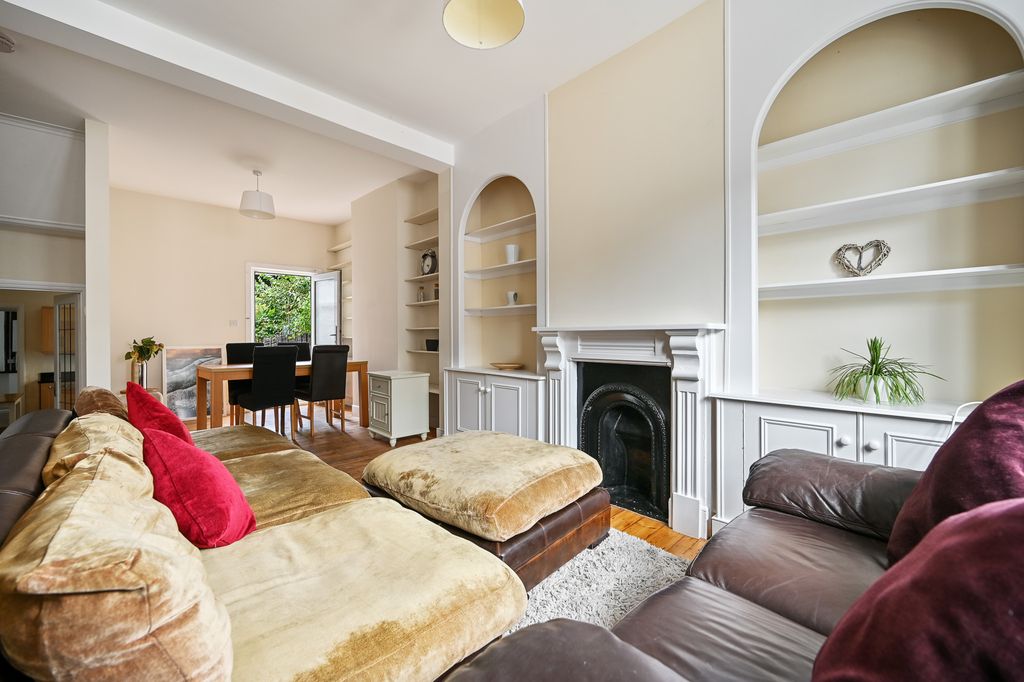 Property photo 2 of 12