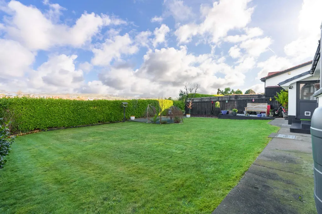 Property photo 3 of 32
