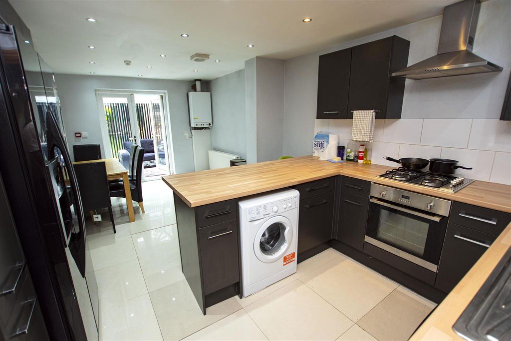 Property photo 1 of 14 Approach