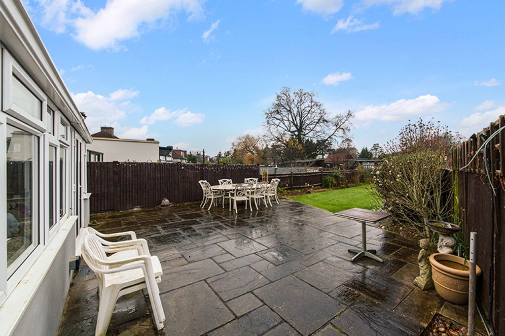 Property photo 3 of 17 Worcester Park