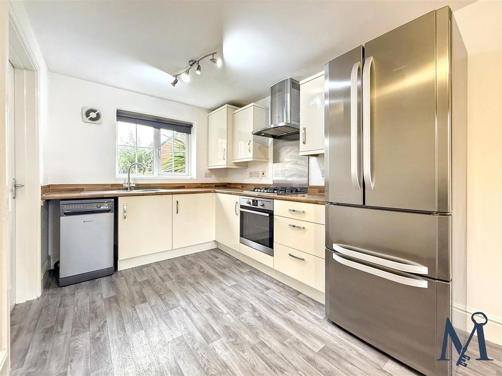 Property photo 3 of 18 Kitchen Diner