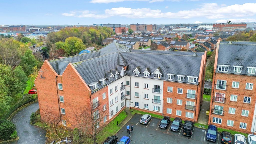 Property photo 1 of 15