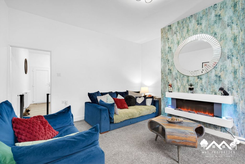 Property photo 2 of 22