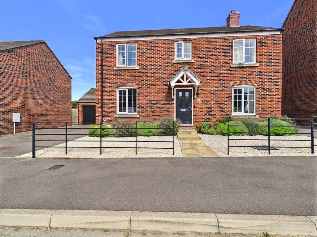 Property photo 1 of 18 Front