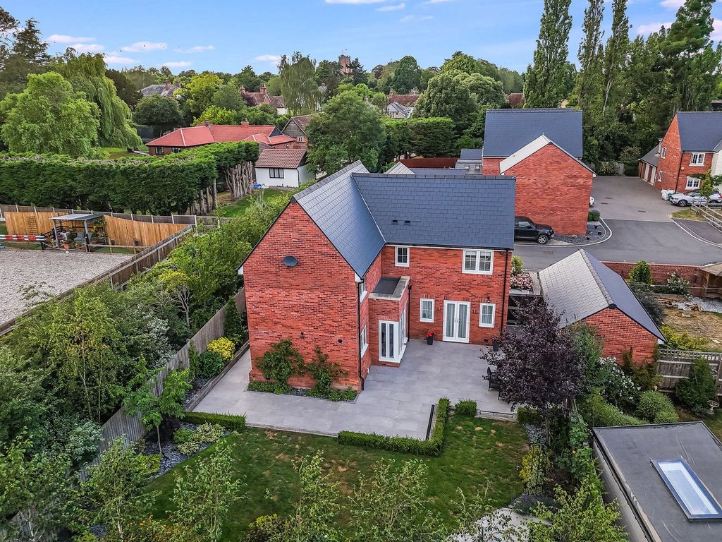 Property photo 2 of 48