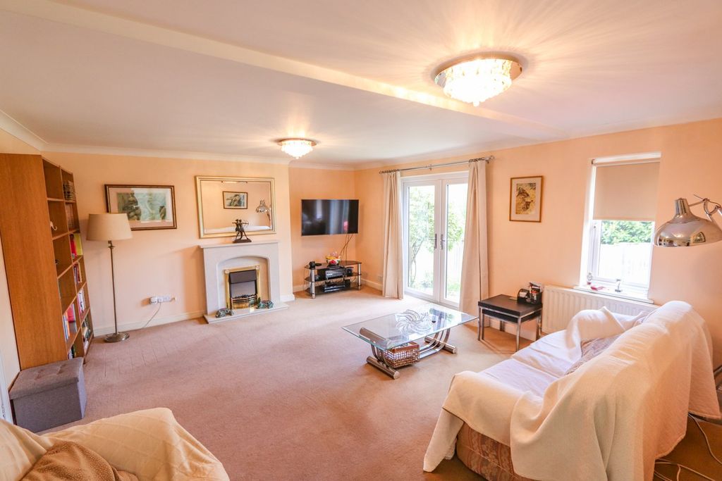 Property photo 3 of 18