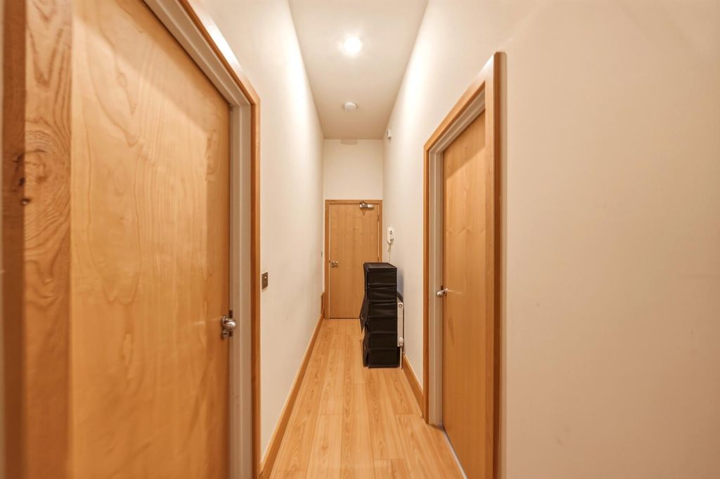 Property photo 2 of 22 Hallway