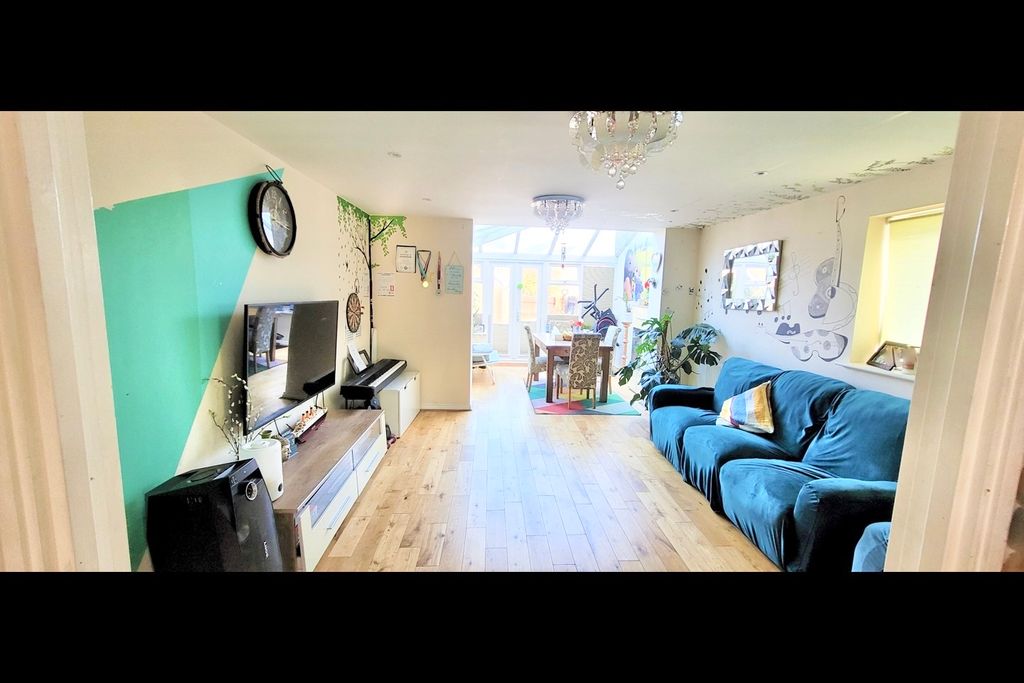 Property photo 3 of 9 Living Room