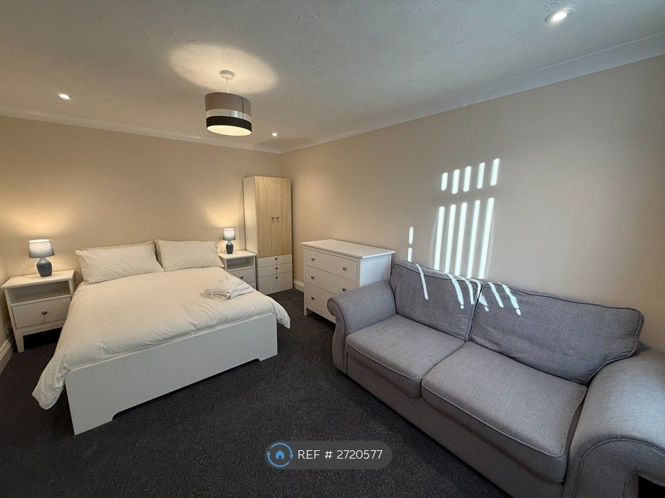 Property photo 1 of 13 Room 1