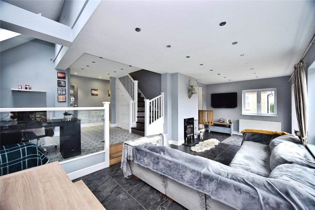 Property photo 2 of 23 Picture No. 26