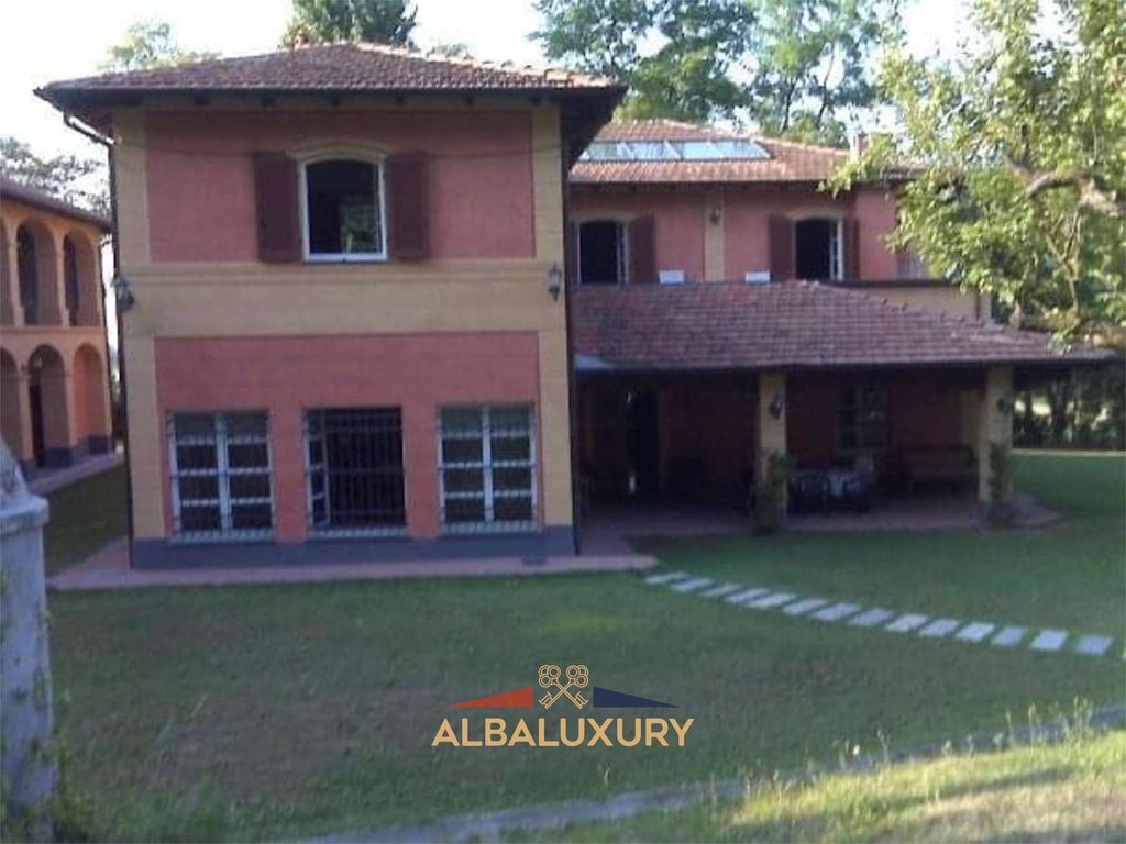 Property photo 2 of 47