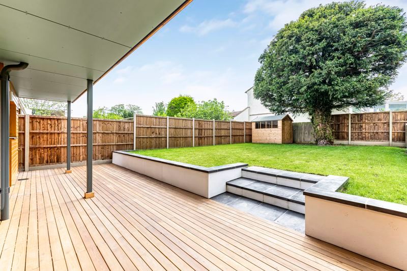 Property photo 2 of 21 Garden