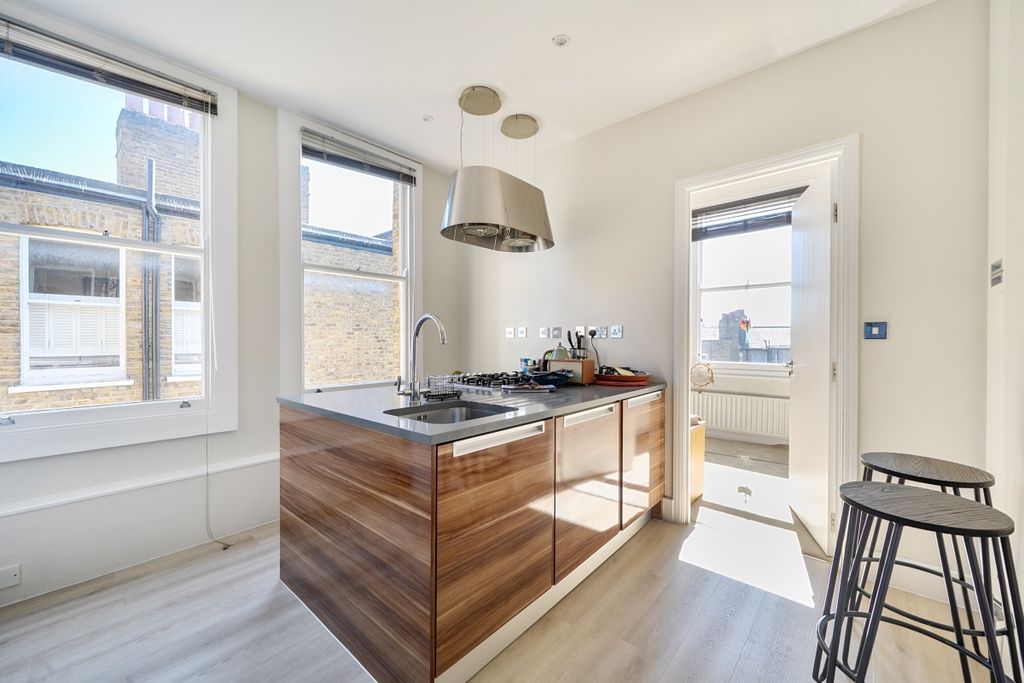 Property photo 3 of 11 1438642-12-69d511...