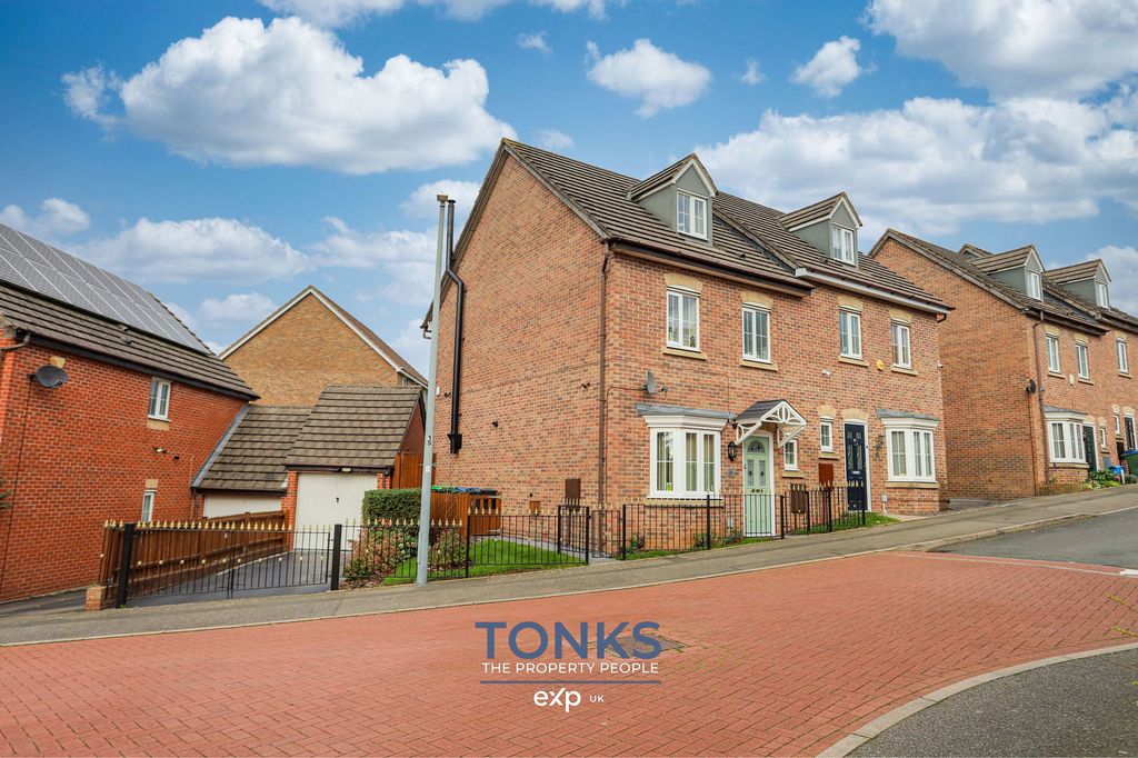 Property photo 2 of 37