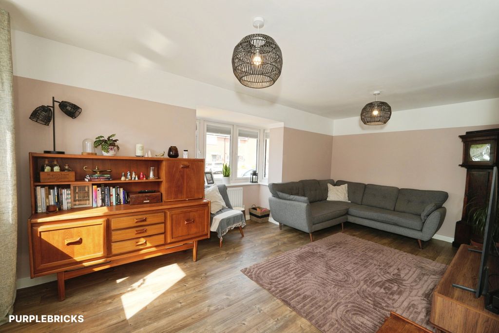 Property photo 2 of 22