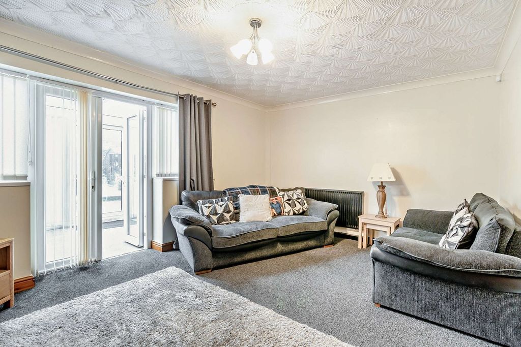 Property photo 3 of 31