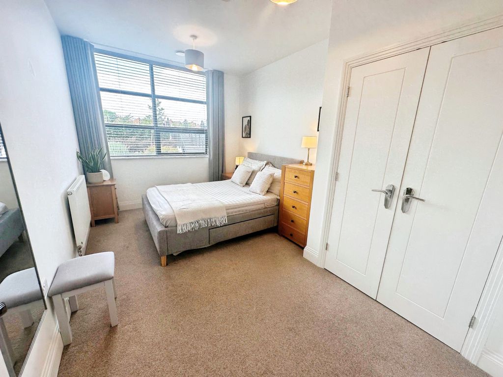 Property photo 3 of 10 Bedroom One