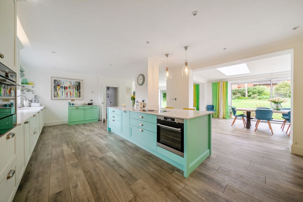 Property photo 3 of 35 1454369-45-69F9F5...