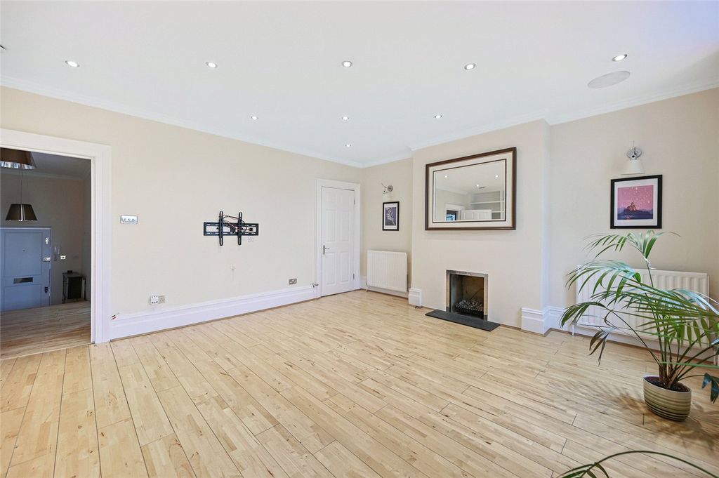 Property photo 2 of 11 Picture No. 10