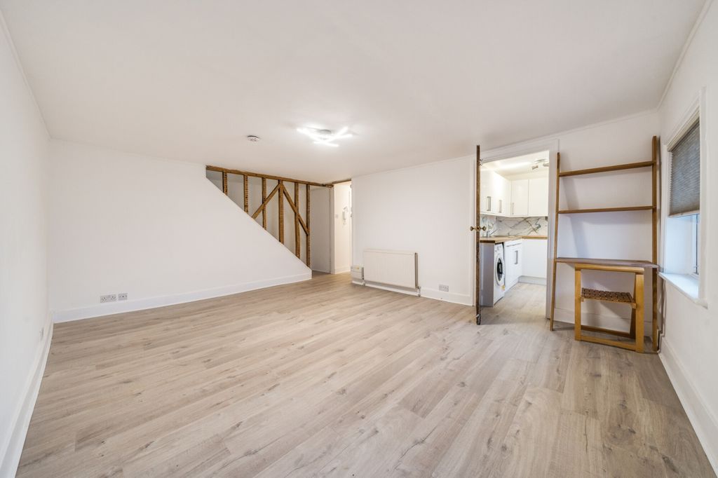 Property photo 2 of 15 Reception