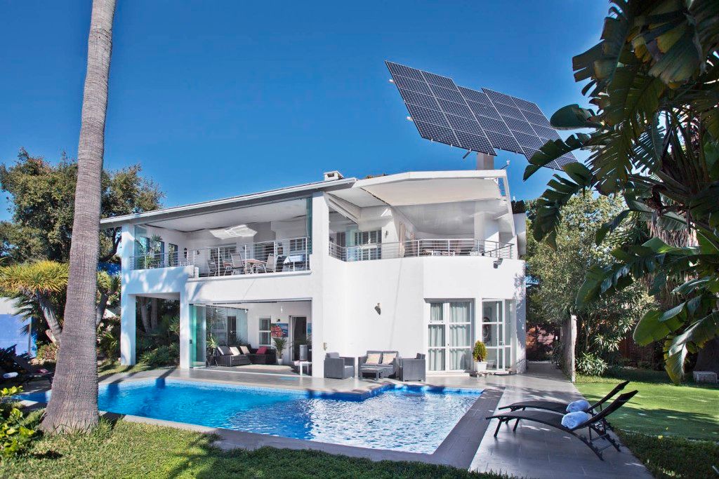 Property photo 1 of 20 Pool Facade - Hres