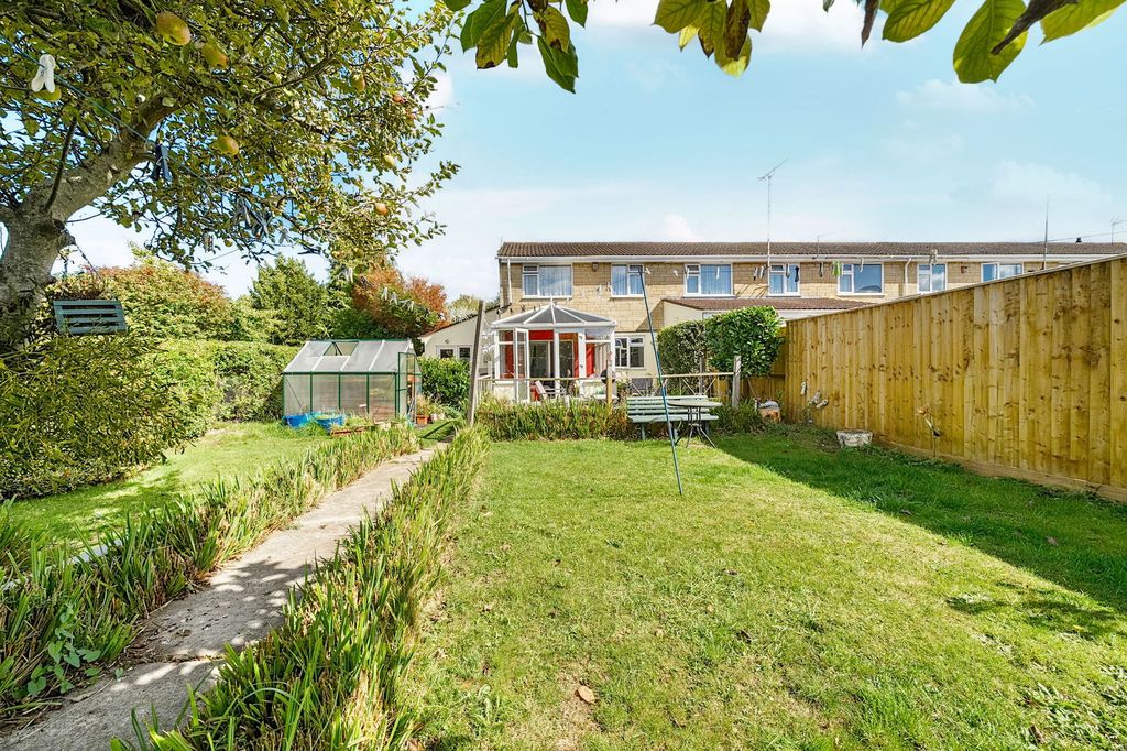 Property photo 2 of 21