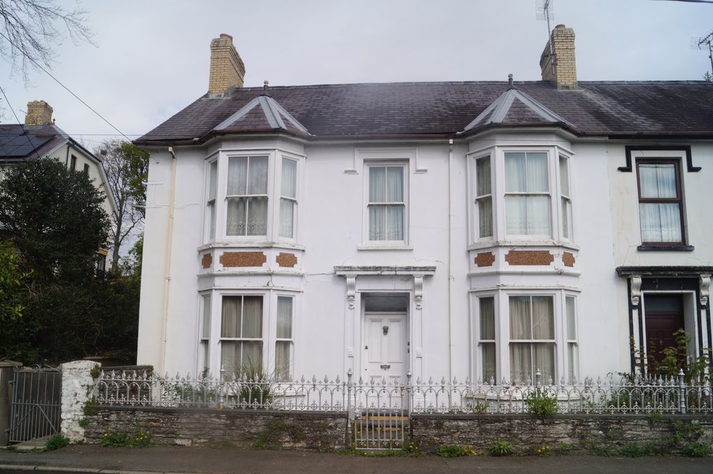 Property photo 1 of 22