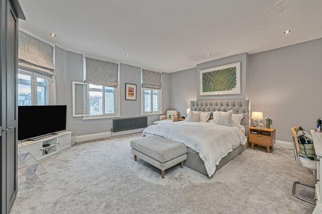 Property photo 2 of 12 Picture No. 18