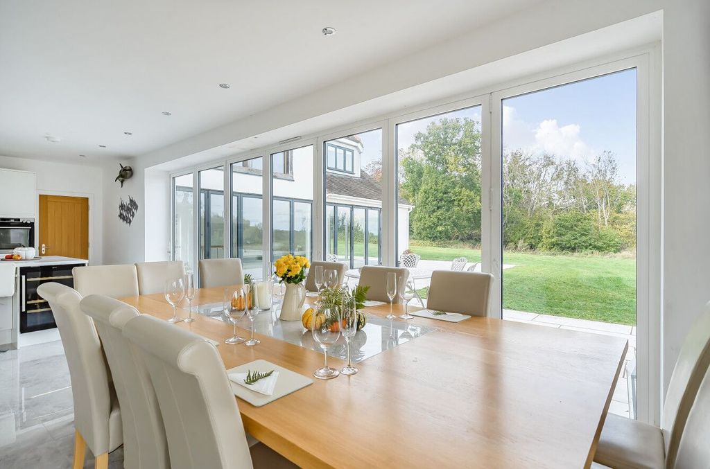 Property photo 3 of 12 Photograph 3