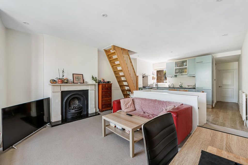 Property photo 3 of 9 9A Florence Road-3.Jpg
