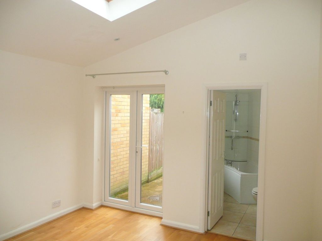Property photo 3 of 5 Gallery