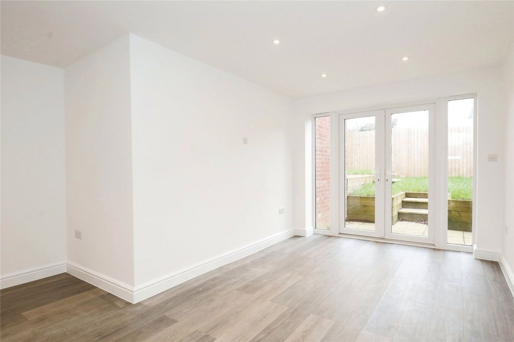 Property photo 3 of 13 Picture No. 14