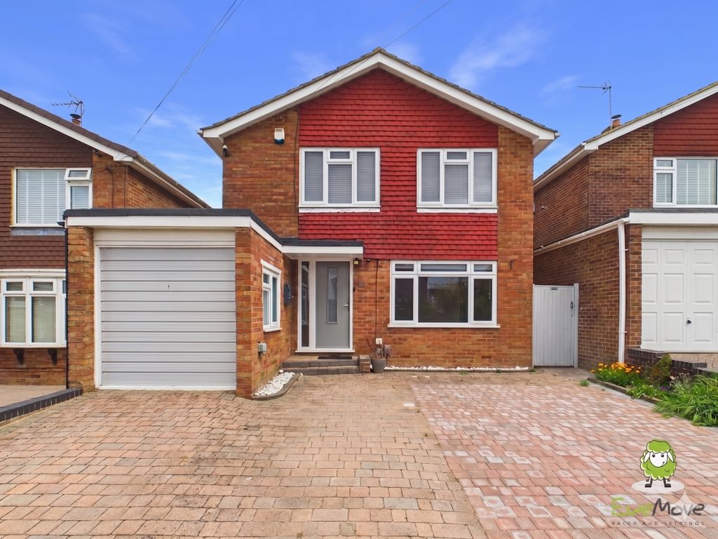 Property photo 1 of 23 Ewemove Estate Agents Basingstoke - Restormel Clos