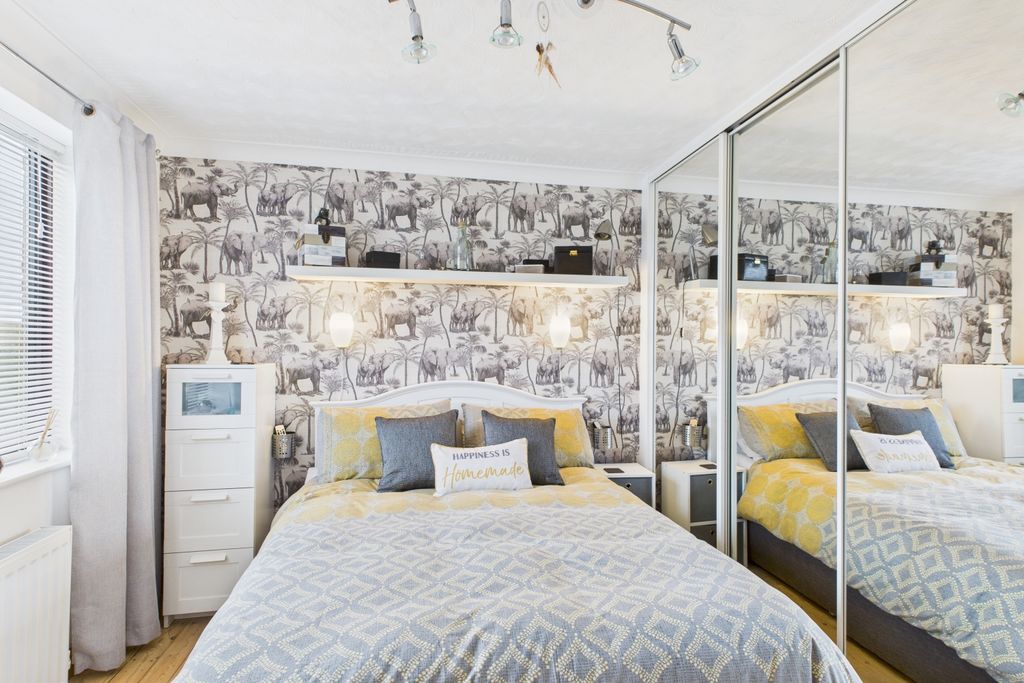 Property photo 3 of 28 Ewemove - Spalding - Moulton - Bedroom