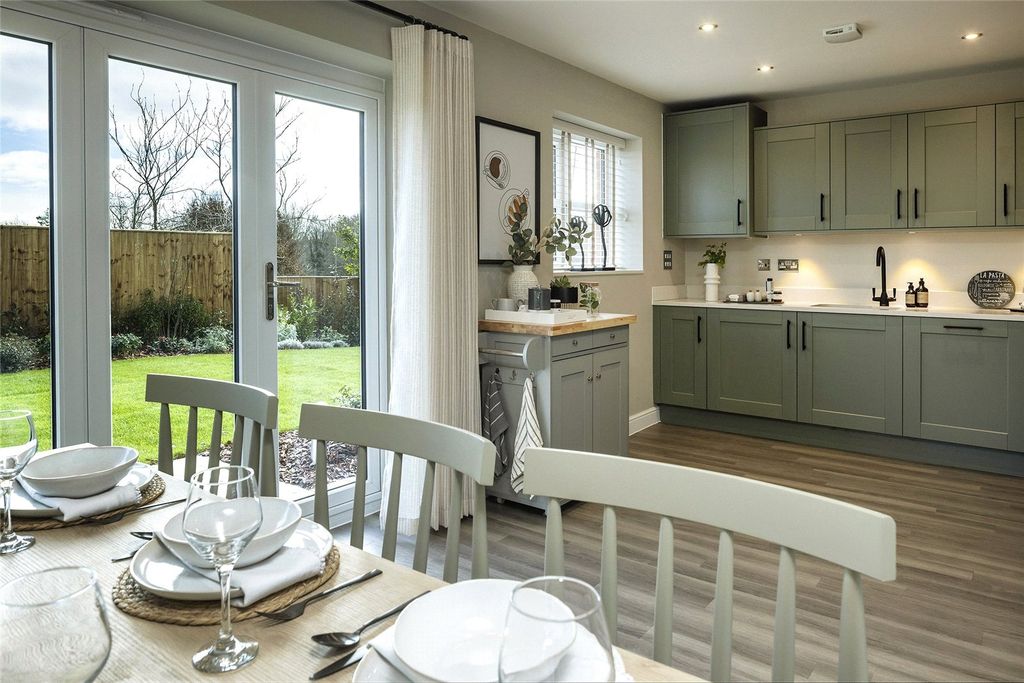 Property photo 3 of 16 Show Home