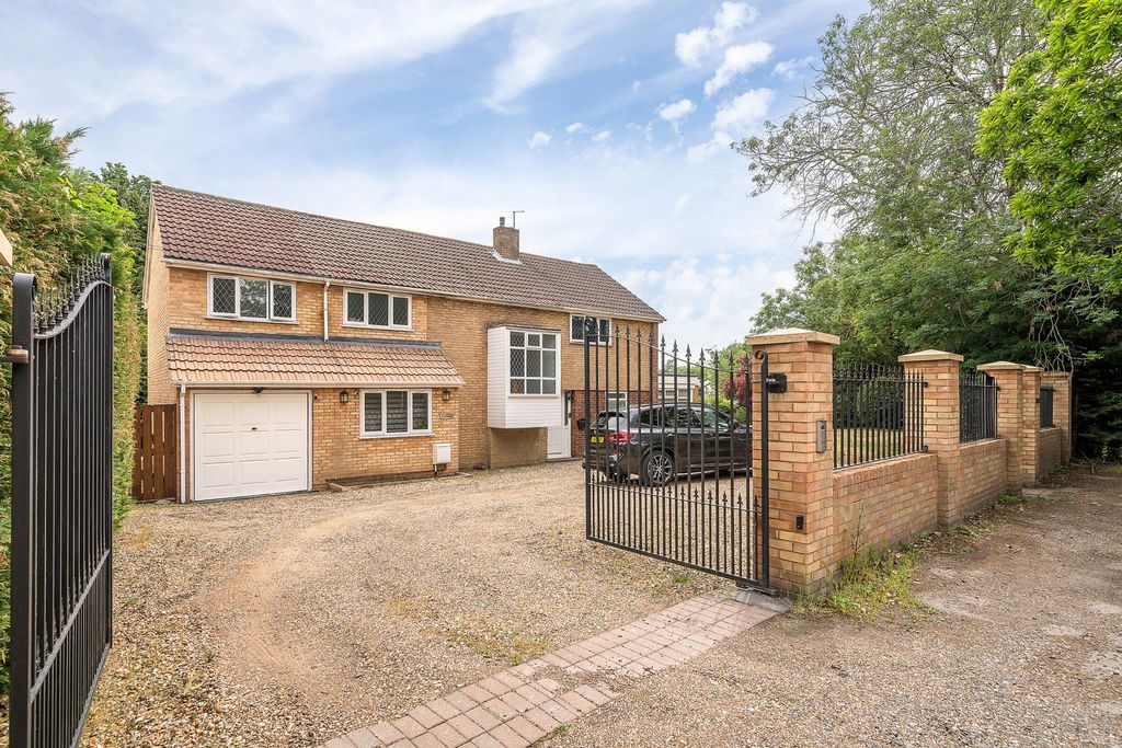Property photo 1 of 18