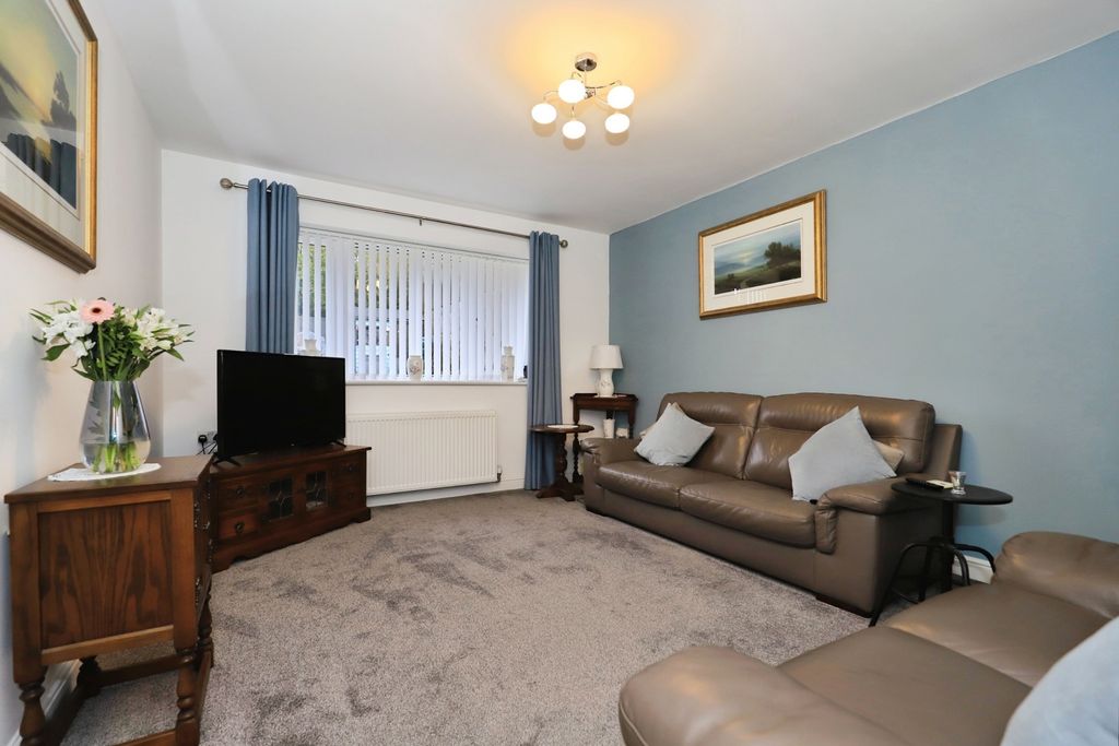 Property photo 2 of 16 Pbox-Img.Jpg